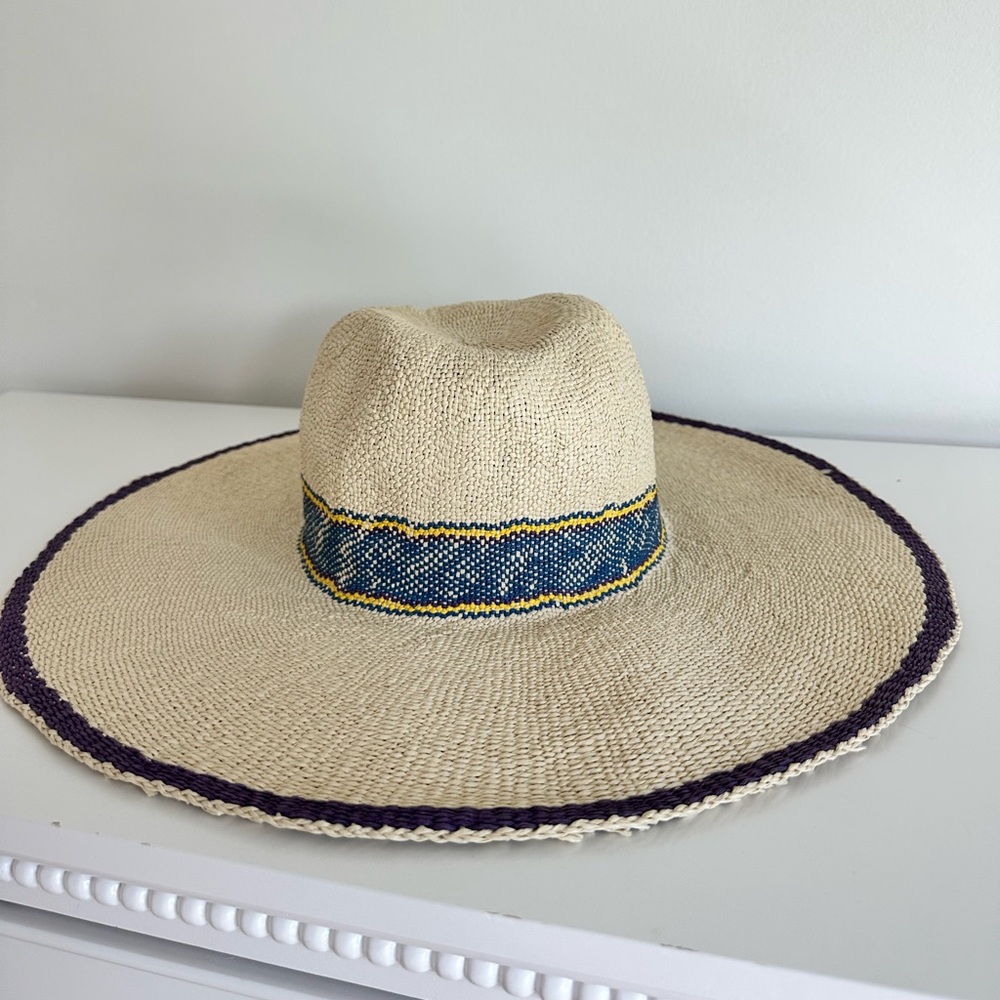 beach hat - Picture 2 of 2